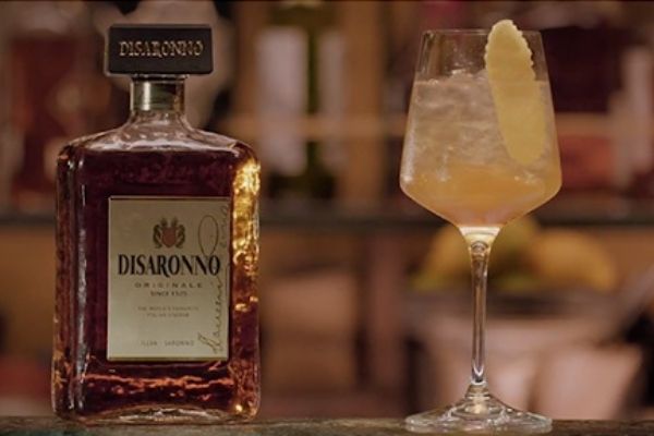 Amaretto Fizz